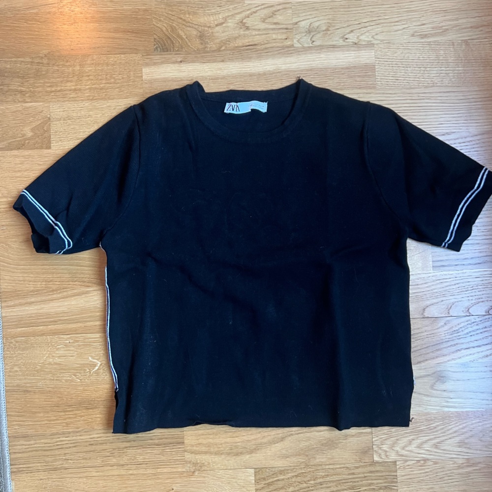 ZARA STRUCTURED TEE